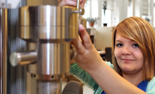werkstoffpruefer-1600x640-144dpi